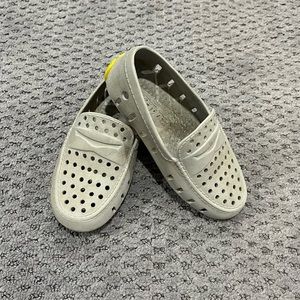 Boys Floafers Gray With Yellow Size 10 Toddler